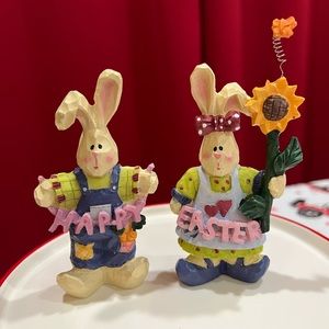 Small Easter decoration bunnies for tier tray